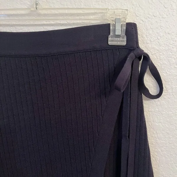 Pari Desai Wrap Midi Skirt M Ribbed Knit Academia Office Preppy $365 Navy Blue - Image 4
