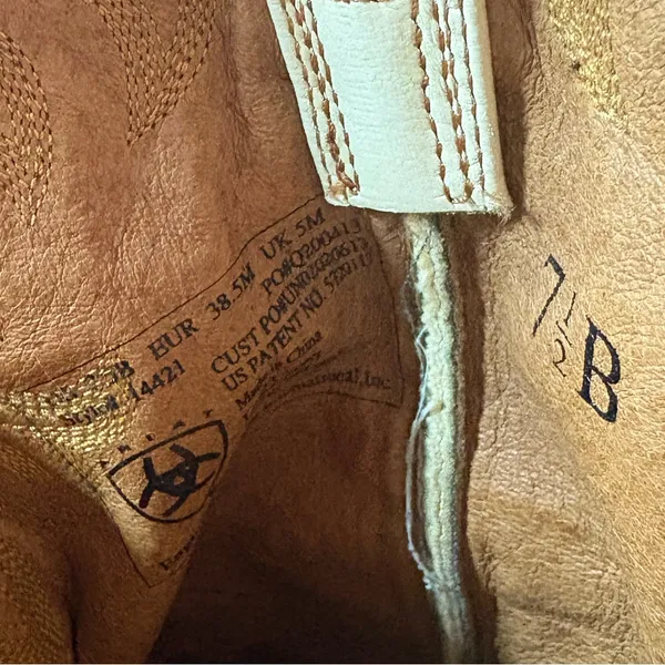 Ariat Tan And Cream Cowboy Boots Size 7.5‎ B - Image 8