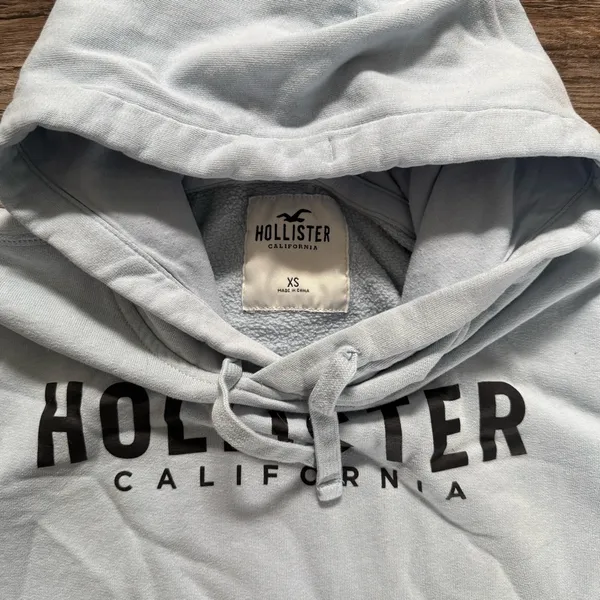 Hollister Women’s Blue Ombré Hooded Sweatshirt XS Kangaroo Pocket - Image 2