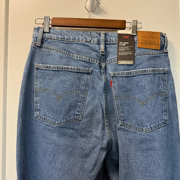 NWT Levi's 70's High Rise Flare Jeans Slim Stretch Bootcut Wide Leg‎ Medium Wash - Image 4