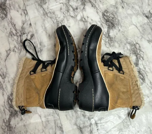 Sorel Tivoli III snow Boots tan brown winter size 4 - Image 5