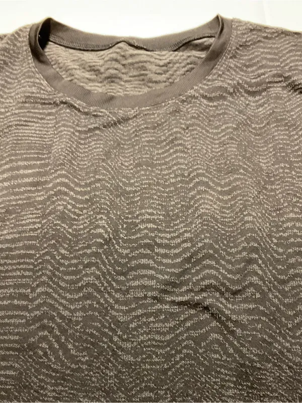 Lululemon Train to Be Seamless Short Sleeve T-Shirt Ripple Wave BlackGraphite 12 - Image 3