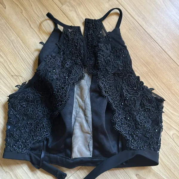 Black Lace Detail Top Size 8 - Image 3