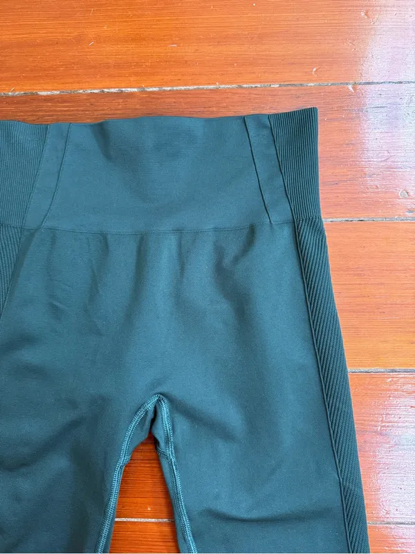 Abercrombie & Fitch YPB Seamless Core Hunter Green Leggings Sz Small 💚🍄 - Image 3