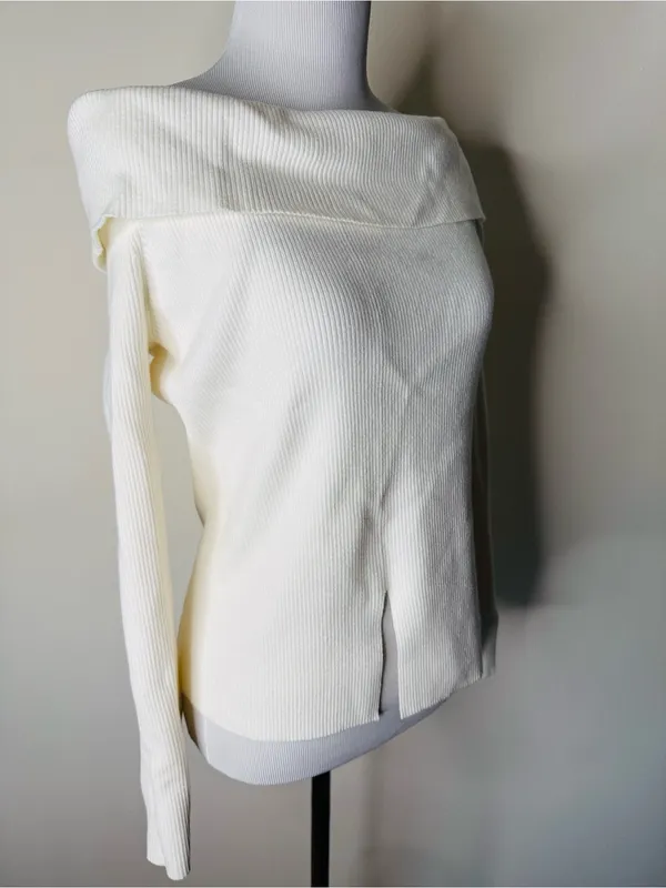 Abercrombie Cream Off Shoulder Ribbed Sweater NWT L - Image 5
