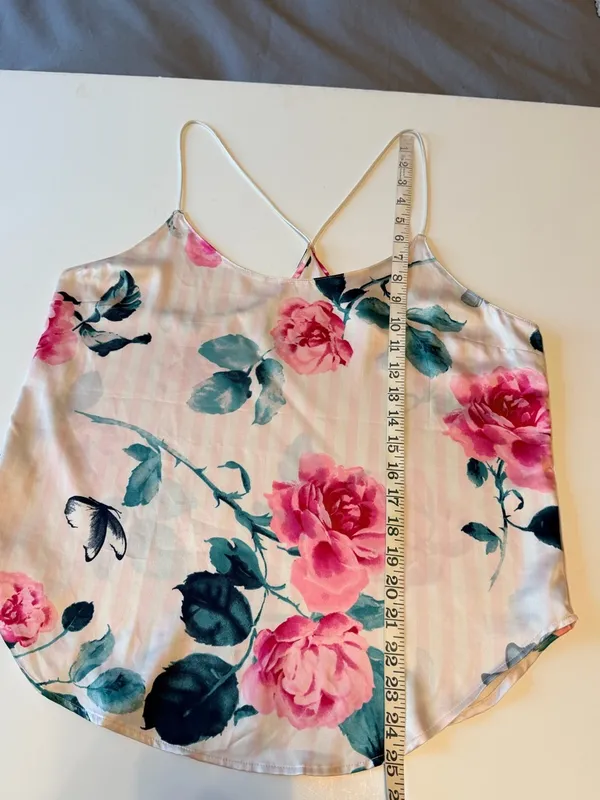 Victoria's Secret floral camy top, spaghetti straps, satin, sz M - Image 6