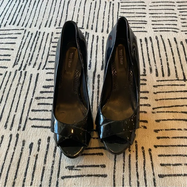 White House Black Market Patent Snakeskin Peep Toe Heels 9M - Image 2