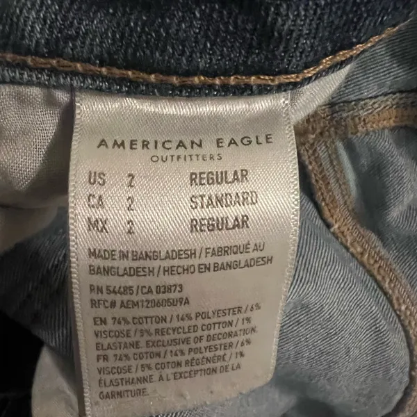 American Eagle Mom Jean Size 2 - Image 4