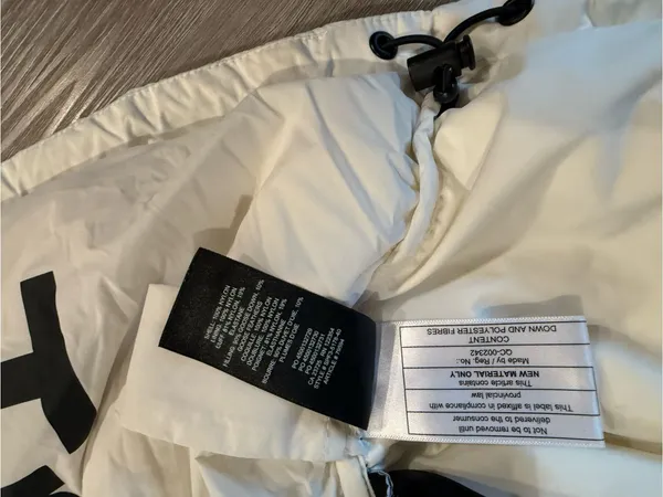 Aritzia Super Puff Shorty in Crème Size XL - Image 16