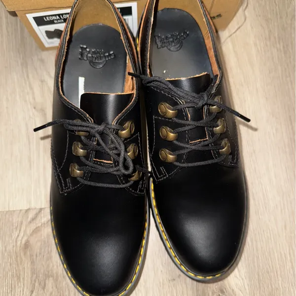 Dr. Martens LEONA LOW Platform Shoes Black Leather Chunky Heel Women's Size 9 - Image 9
