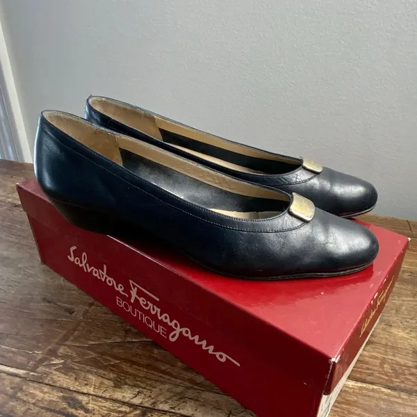 Salvatore Ferragamo Vintage navy heels women's size‎ 7S - Image 2