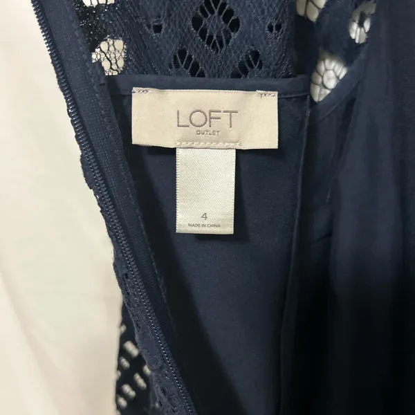 Loft Navy‎ Shift Dress with Lace Shell Size 4 - Image 7