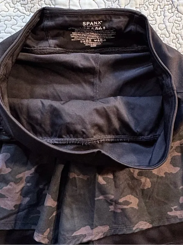 💥SPANX Get Moving Camo 2-in-1 Running Athletic Shorts Black Size L💛 - Image 7