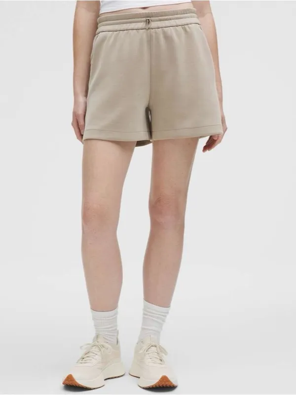 Lululemon Softstreme High-Rise Short 4" Sz 8 - Image 2