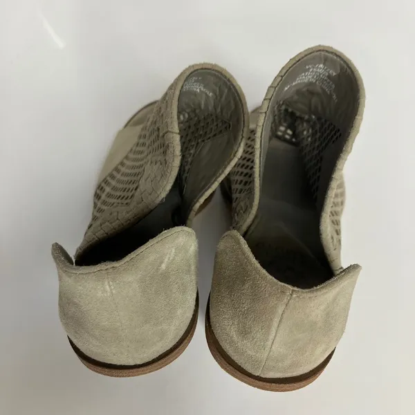 Vince Camuto fritzey gray laser cut peep toe heels women's‎ size 8.5 business - Image 5