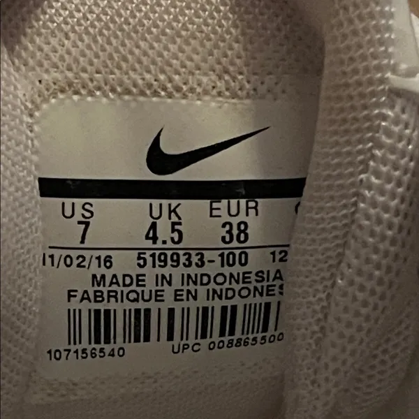 Nike Women's White Cheerleading Sneakers Size 7 - Image 6