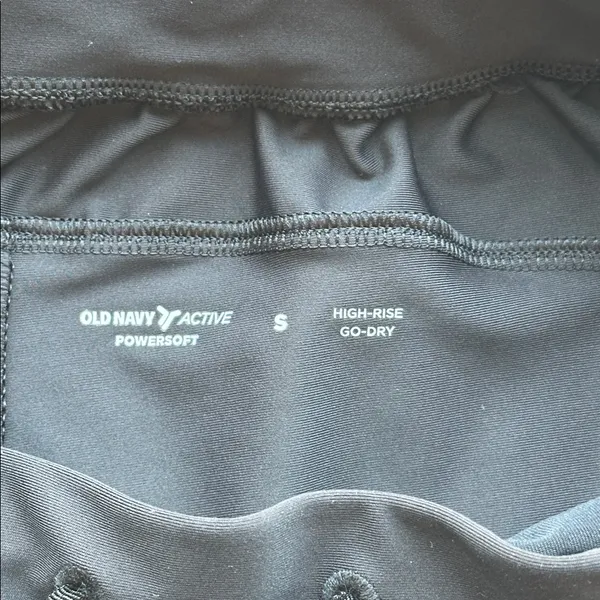 NWOT Old Navy Active Powersoft Women's Black athletic gym workout Shorts S - Image 2