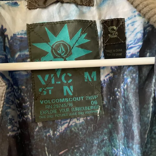 Volcom bomber jacket olive - Image 4