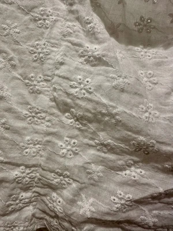 Adorable Boutique White Corset Top with Ruffled Edges - Perfect Condition! - Image 5