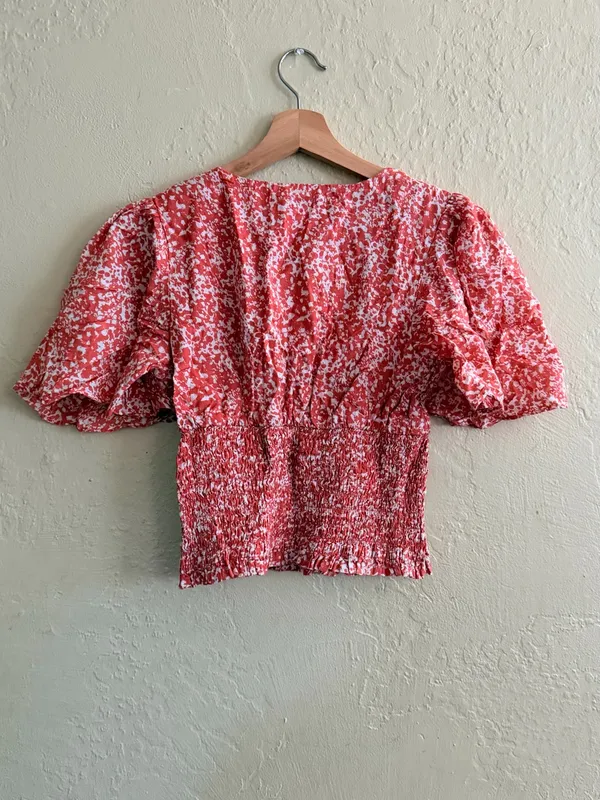 Abercrombie & Fitch Coral and White Floral Puff-Sleeve Smocked Top - Image 2