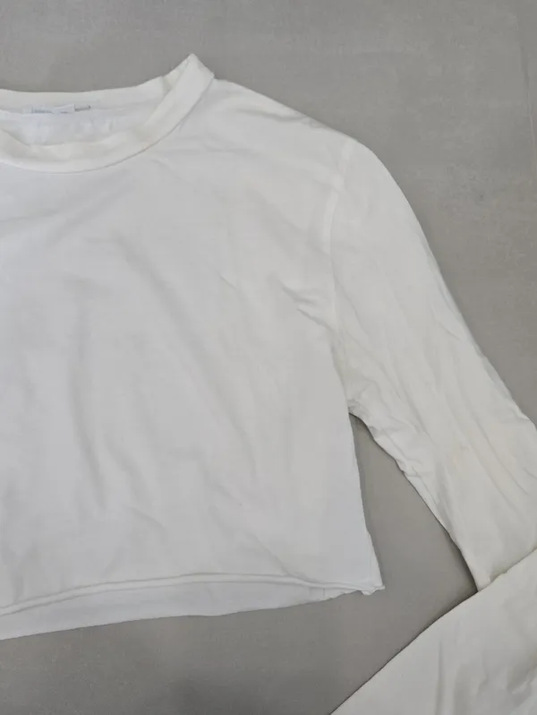 Superdown White Crewneck Cropped Long Sleeve Tee Size XS - Image 3