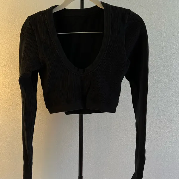 Alo Black Ribbed Top - Image 9