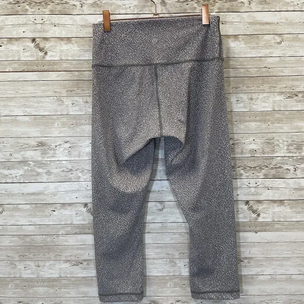 Lululemon Womens 8 Leggings Wunder‎ Under Crop Fractal Alpine White Black Gray - Image 2