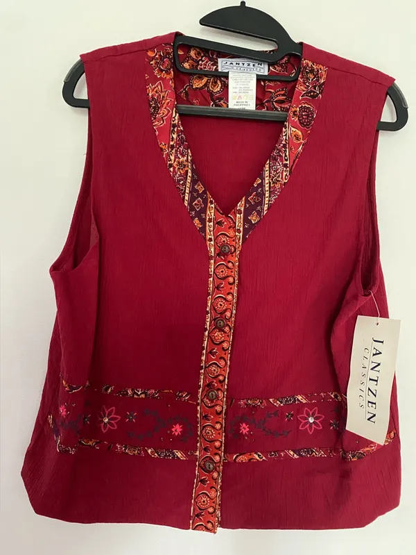 Vintage NWT 1990 Jantzen Red Embroidered V-Neck Vest - Image 2