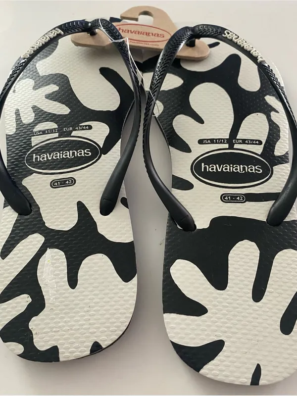 NWT Havaianas Women’s Slim Coral Slip on Black & White Flip Flops - Image 7
