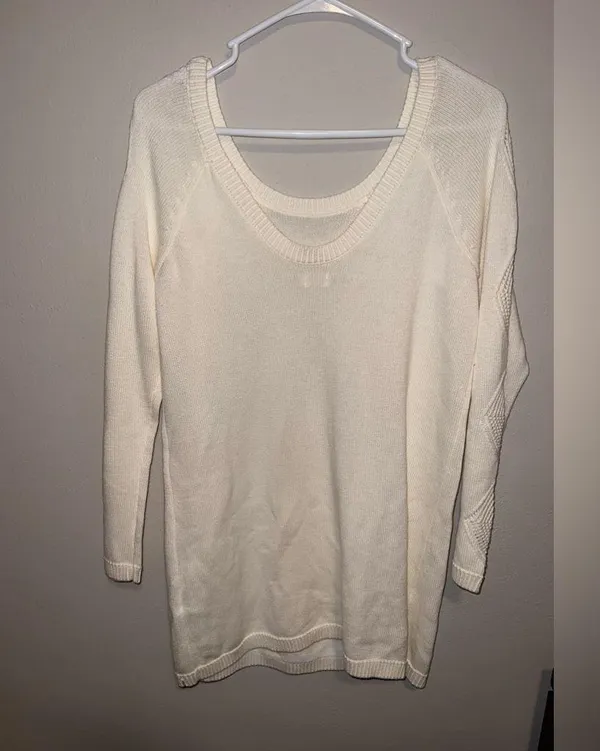 Volcom Offwhite Sweater Women’s‎ Size Medium (12) - Image 2