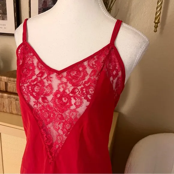 VINTAGE VICTORIA’S SECRET Gold Label Red Lace Slip Mini‎ Dress Size Medium - Image 2