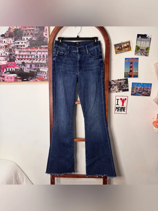 Mother the weekender fray flare jeans mint condition dark Wash - Image 4