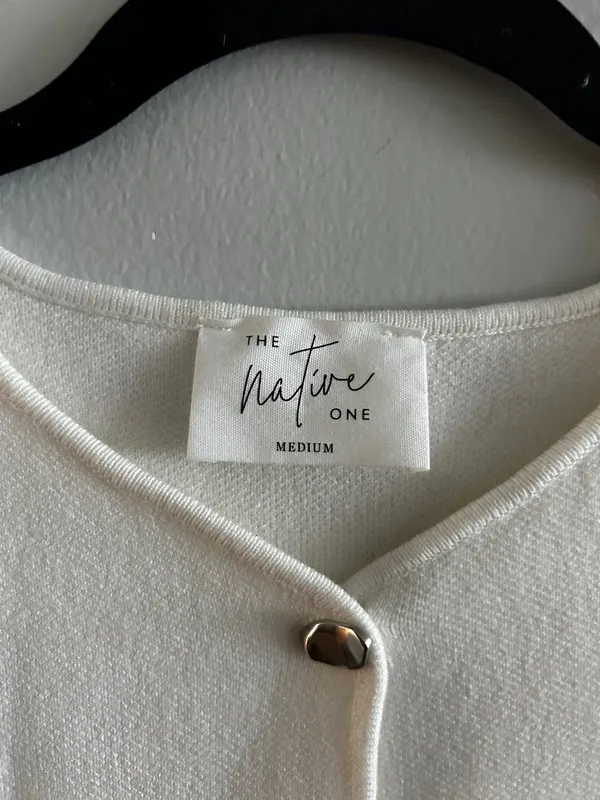 The native one white vest top silver organic buttons - Image 5