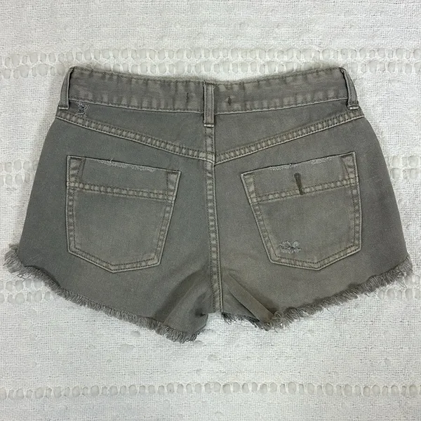 Free People‎ Grey Cotton Distressed Shorts Size 25 - Image 6