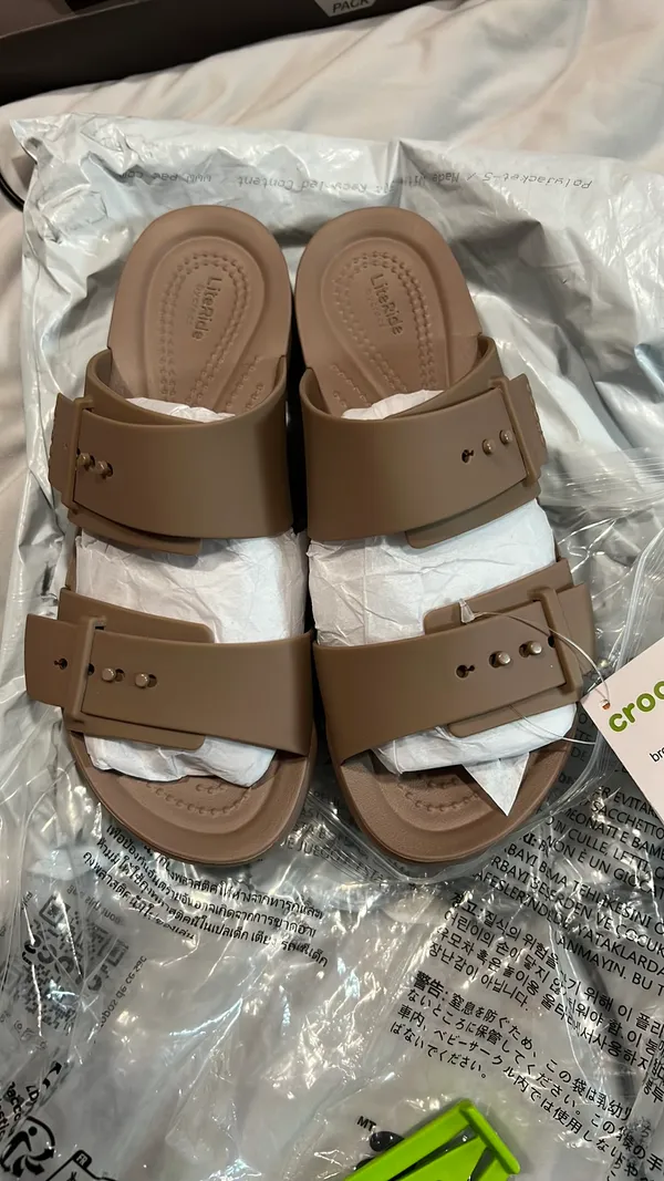 Crocs Brooklyn Buckle low - Image 3