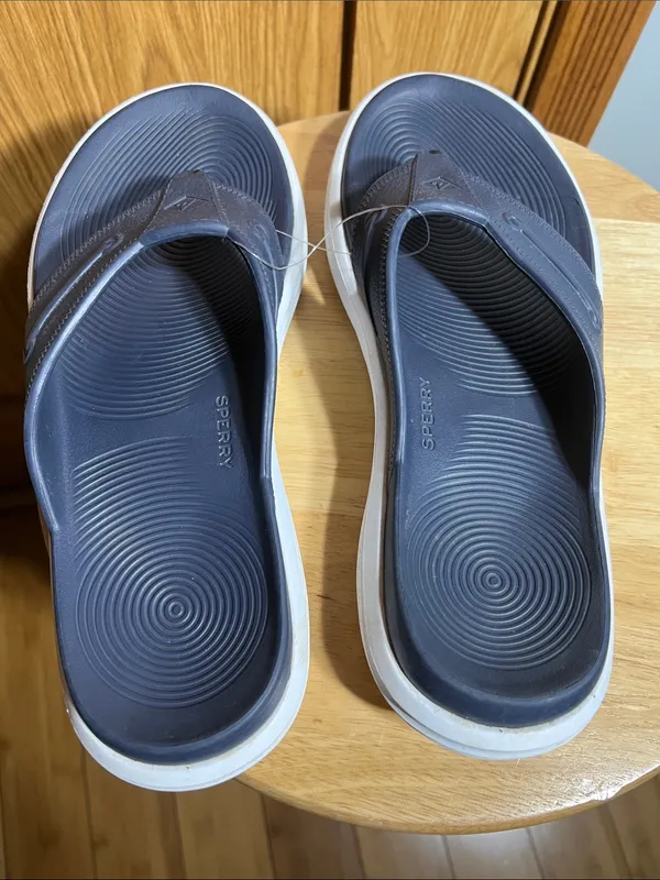 Sperry Men’s Navy Blue Flip Flops with White Sole - Image 5
