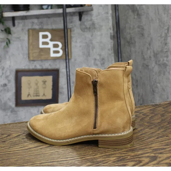 Universal Thread Womens Brenna Boots with Memory Foam Insole Tan Brown 6M - Image 2