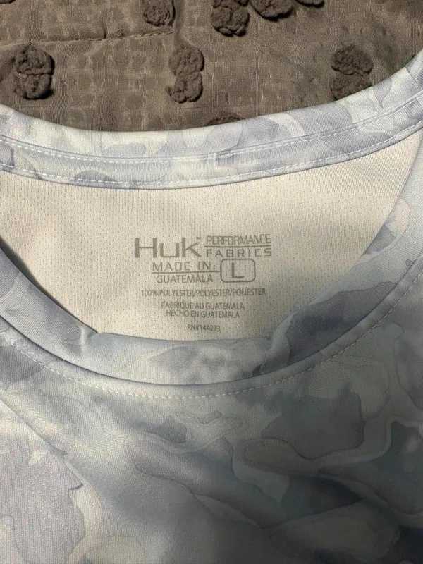 Women’s Huk Performance Fishing Shirt - Image 5