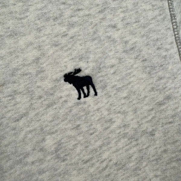 Abercrombie & Fitch Soft Fleece Gray Logo Pullover‎ Hoodie Sweater Medium - Image 3