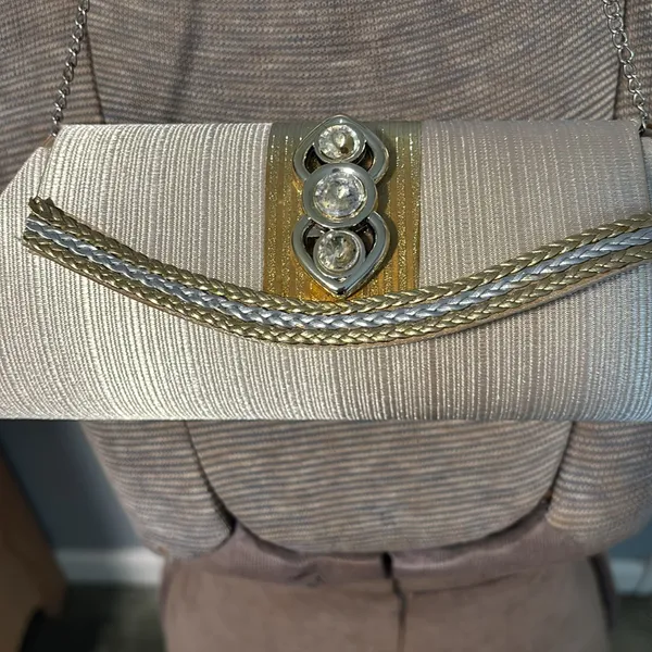 Vintage Cream Clutch with Gold magnetic closure chain strap evening bag - Image 3