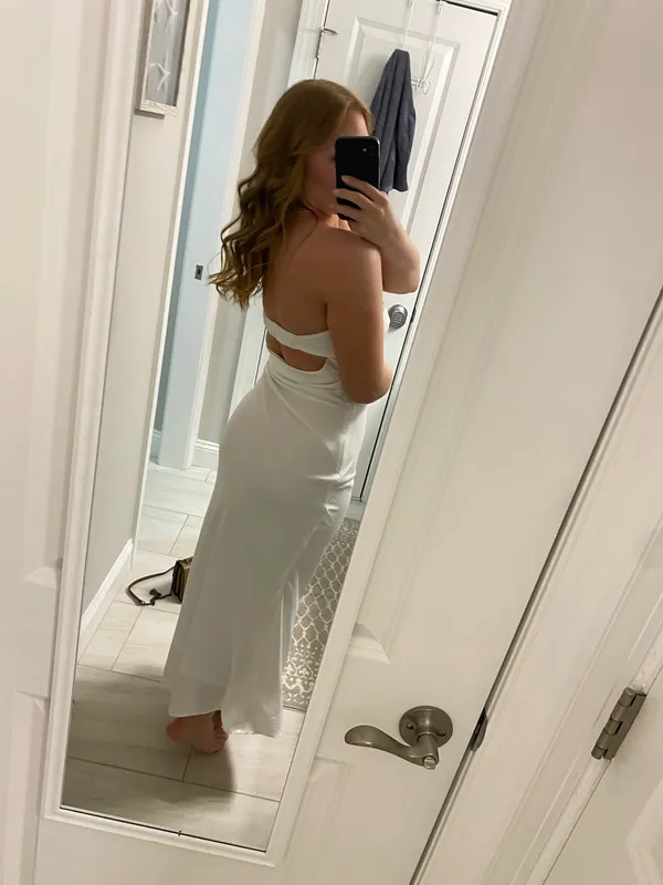 Merokeety Ivory satin bodycon dress - Image 4