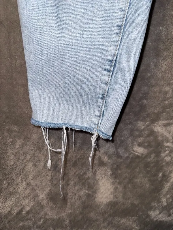 Old Navy High-Rise Straight Raw Hem Distressed Jeans Size 8 - Image 2