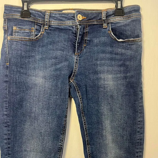 Zara basic  Women's Blue and Navy Jeans size 8 us - Image 3