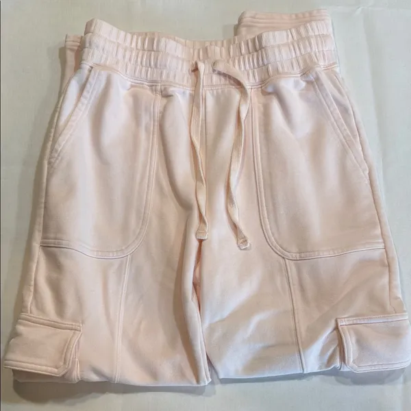 Fabletics Light Pink Cargo Pants Size Small EUC - Image 4
