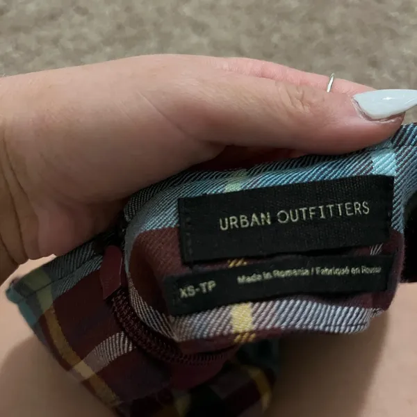 Maroon plaid notch pelmet mini skirt with side pockets never worn - Image 6