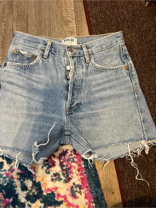 Agolde feel good shorts size 24 - Image 2
