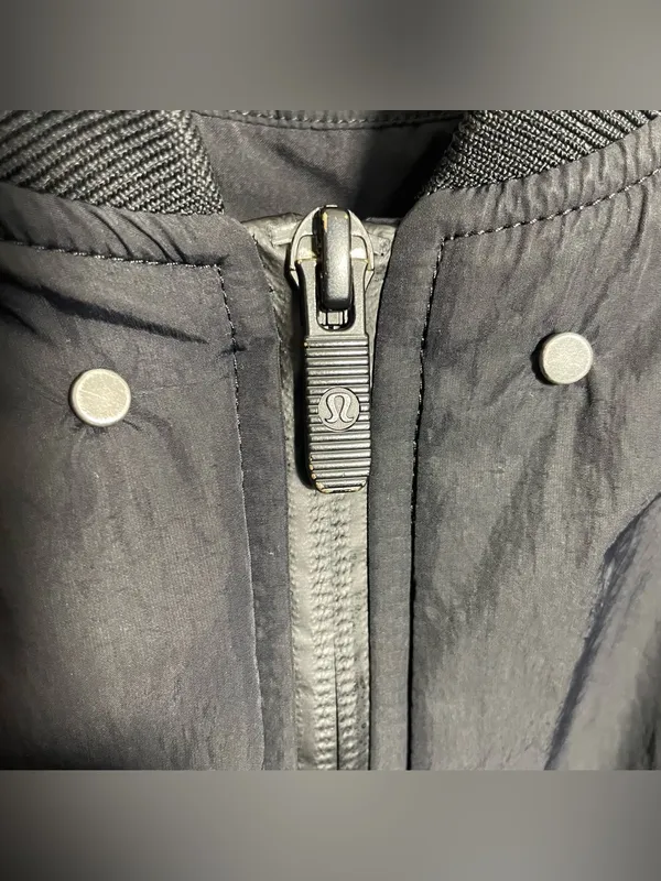 Lululemon 3-in-1 Insulated Bomber Jacket Black Size 4 (No vest) - Image 5