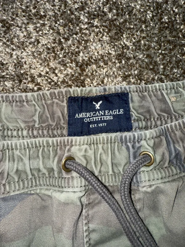 American Eagle Camo Cargo Pants Size XS - Image 3