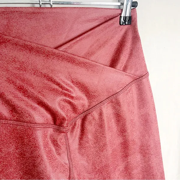 OFFLINE X AERIE | Pink Wax Coated Crossover Leggings Sz M - Image 6