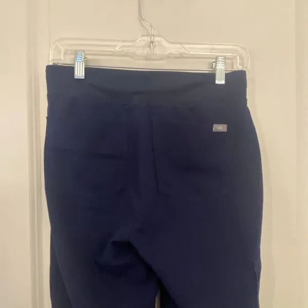 Figs scrubs Joggers women’s size XS/P - Image 5